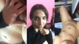 Indian nude girl strips and shows her boobs and ass