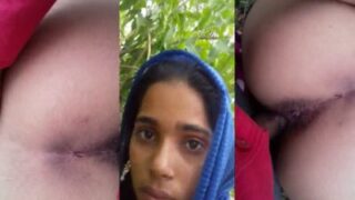 Pakistani guy enjoys outdoor sex with a sexy desi girl