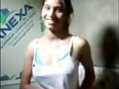 Desis adorable girl gets showcased in this video