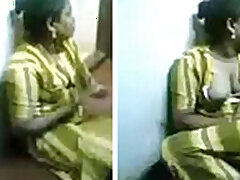 mallu aunty hot boob show