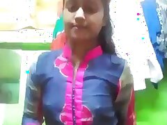 Suit wali baby