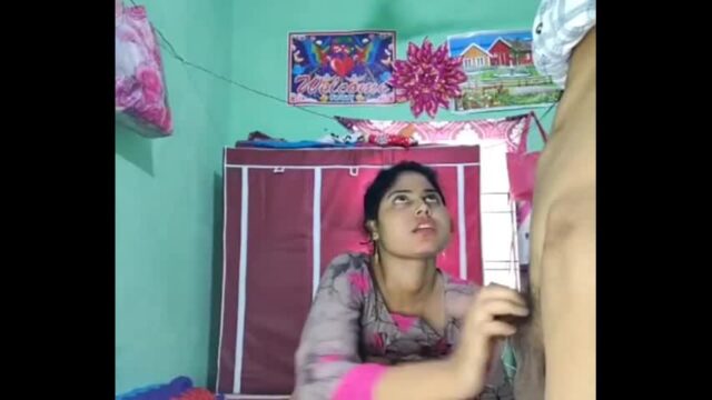 Desi sexy bhabhi giving handjob to devar