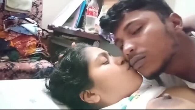 Very hot bong gf huge niples sucked and fucked