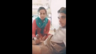 Pakistani bhabhi giving handjob nd clear hindi voice