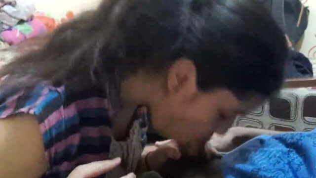 Desi Blowjob in bathroom desi sex video
