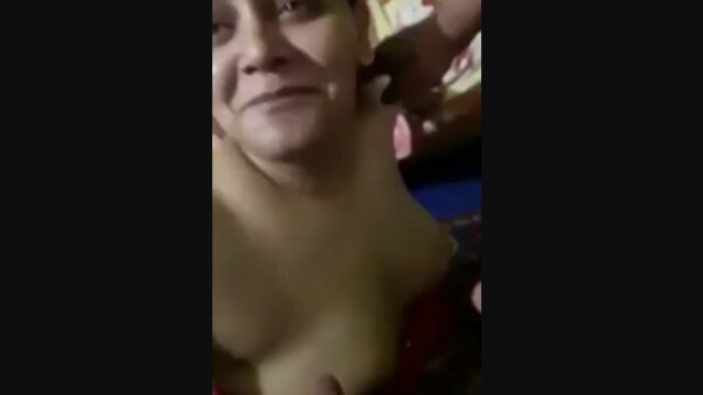 Bhabhi giving blowjob two at a time giving sex video