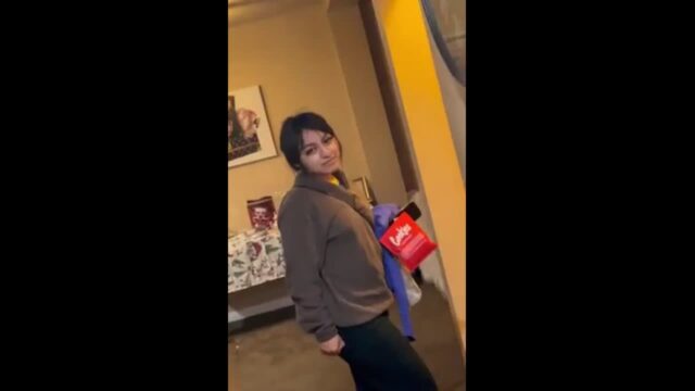 Hot sexy gf giving blowjob giving sex video