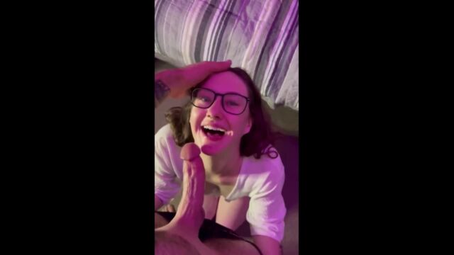 NERDY BABE SUCKING FRIEND DURING NIGHT STUDIES