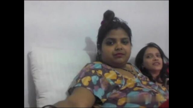 Desi Girls Showing Huge Boobs & Fingering on Live with Face live sex video