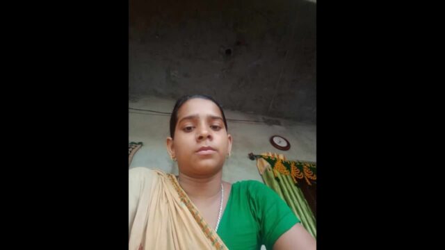 Desi village bhabhi showing her boobs boobs sex video