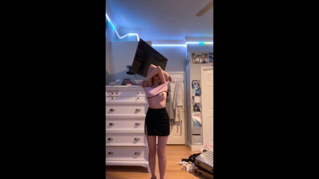 HOTTEST HORNY GIRL WITH PERFECT BODY STRIPPING girl sex video
