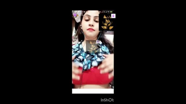 Cute Aarti Reveas Her Mega Mams and Spreads Pussy on Live