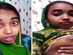 A 19-year-old licks his pussy and jerks off with his fingers