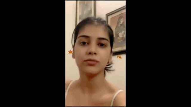 Beautiful Girl Showing Boobs showing sex video