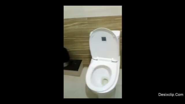 Very Beautiful Girl Giving Blowjob & Handjob while Taking Piss handjob sex video