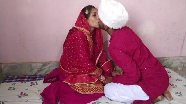 Up Coming Desi Couple Suhagraat Chudai Video – Yoururfi Honeymoon Sex