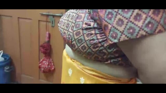 Today Salu Bhabhi was Looking Hot in a Yellow Saree Husband Fucks a Lot