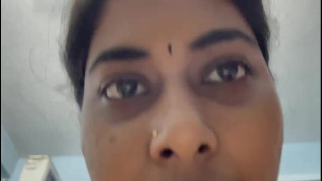 Tamil Aunty BIGG BOOBS fucking boobs sex video