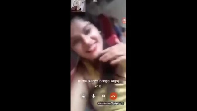 Sexy Bangladeshi Girl Shows her Boobs bengali sex video