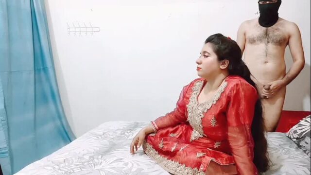 Pakistani Bibi Sadia Sucking Cock Full HD cock sex video
