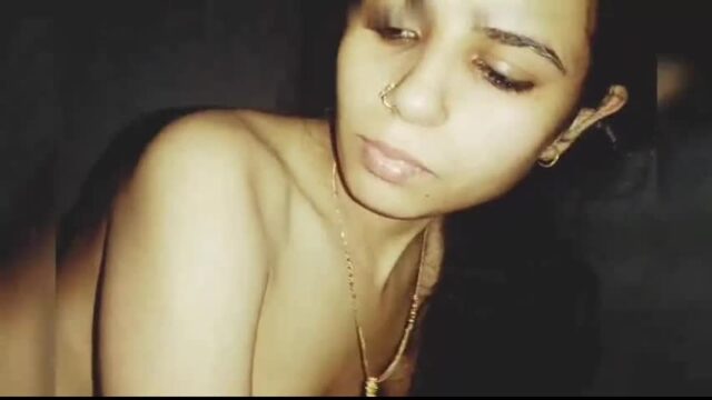 Indian Young Babe sucking 2 young sex video