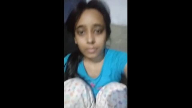 Indian girl making her own pissing video