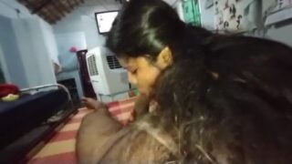 Indian Bhabhi gives bj