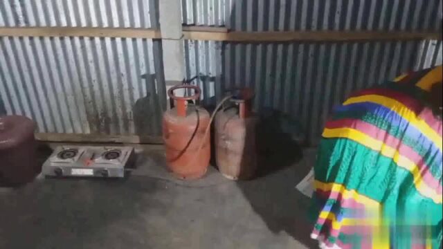 Ghr Main Kamali Ko Akela Dekh Kar Chhoda