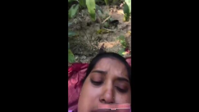 Desi Lover OutDoor Fucking Desinx lover sex video