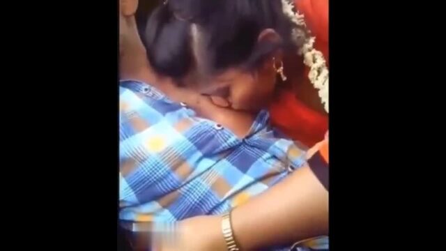 Desi Girl in Car Play with Lover lover sex video