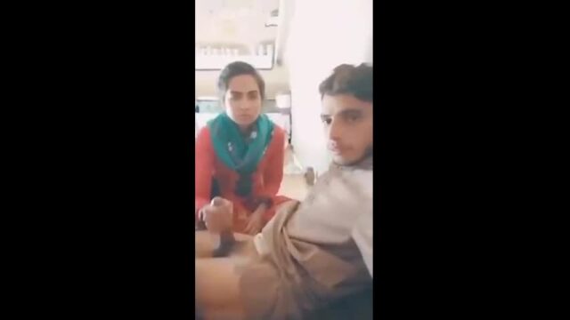 Cheater bhabhi giving handjobM2843