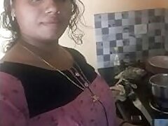 Mallu Aunty Showing Boobs Pussy On Vc