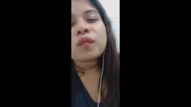 Horny Girl Showing Pussy showing sex video