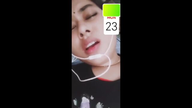 Sexy Chubby Girlfriend Showing Big Boob Pussy And Fingering showing sex video