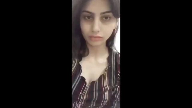 Desi beauty showing full naked showing sex video