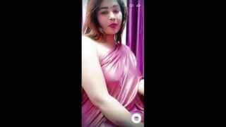 Famous Tango Star Chingari Hot Sideboob and Rare NipSlip While Performing on Tango Li