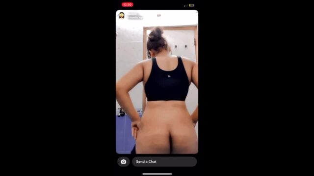 Beautiful Girl Showing Ass showing sex video