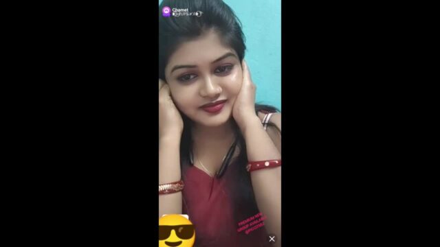 Chubby Girl Rupsha Boob Out and Pussy Spread on Chamet Live With Face live sex video