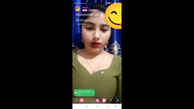 Pretty Bangla Girl Munni Full Nude Show and masturbate on Chamet Live
