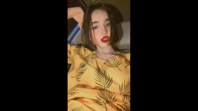 Sexy Hot Girlfriend Showing Nude 7 Clips nude sex video