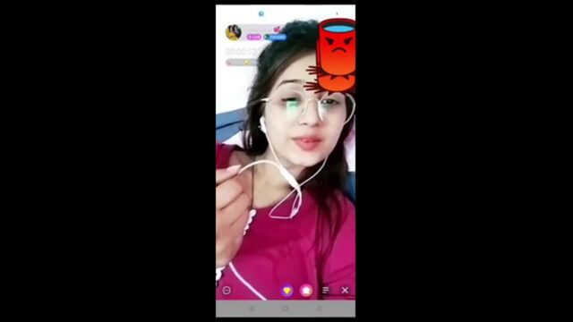 Cute Paki Babe Antal Hayat Flashes Nude Tits Talking to Viewer on Chamet tits sex video