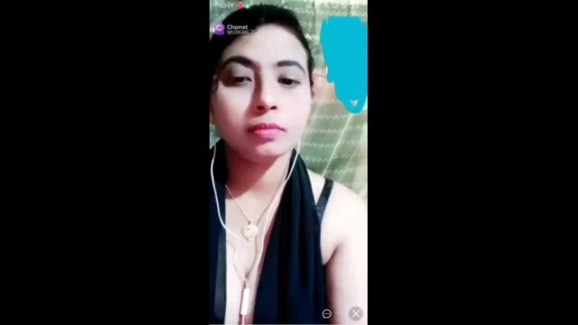MUSKAN from Bangladesh Showing Boobs on Chamet Live with Face live sex video