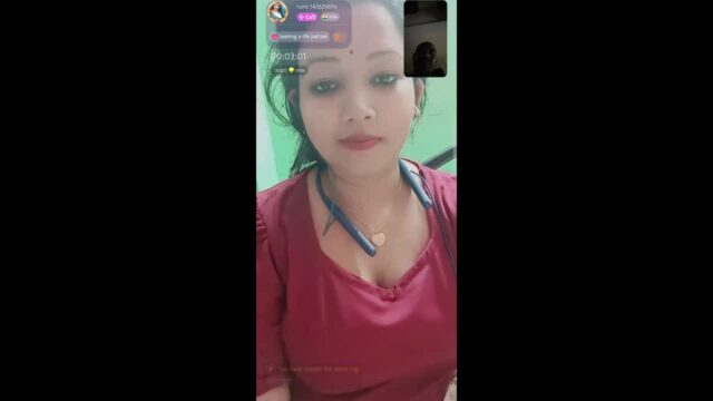 rumi, Bengali Bhabi, Showing Boobs & Fingering on Chamet Live with Face live sex video