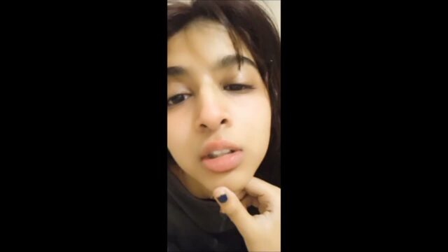 Desi Young Hot babe Pussy Showing young sex video