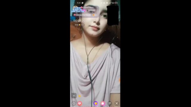 Sexy Bangla Chamet Girl Alanka Yaesin Teasing Boobs Live teasing sex video