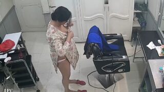 Milk Tanker Bhabhi Nude Captured In Parlour