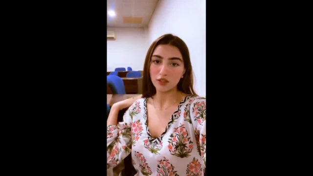 Sexy Girlfriend Showing Big Boob Clean Shaved Pussy showing sex video
