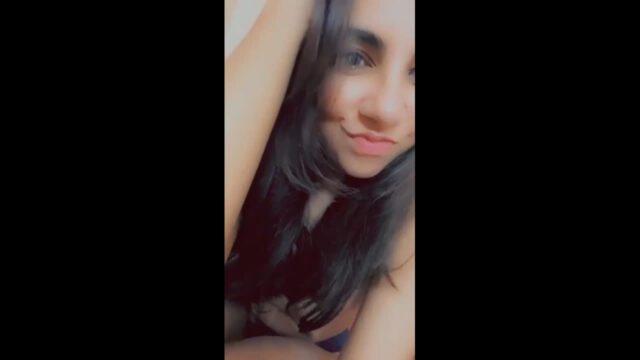 Sexy Girlfriend Showing Big Boobs showing sex video