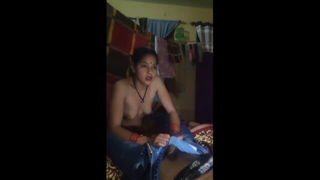 Hot Desi Wife Sex with Hubby In Her Periods Times