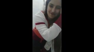 Sexy Hot Girlfriend Showing Nude And Fingering 11 Videos